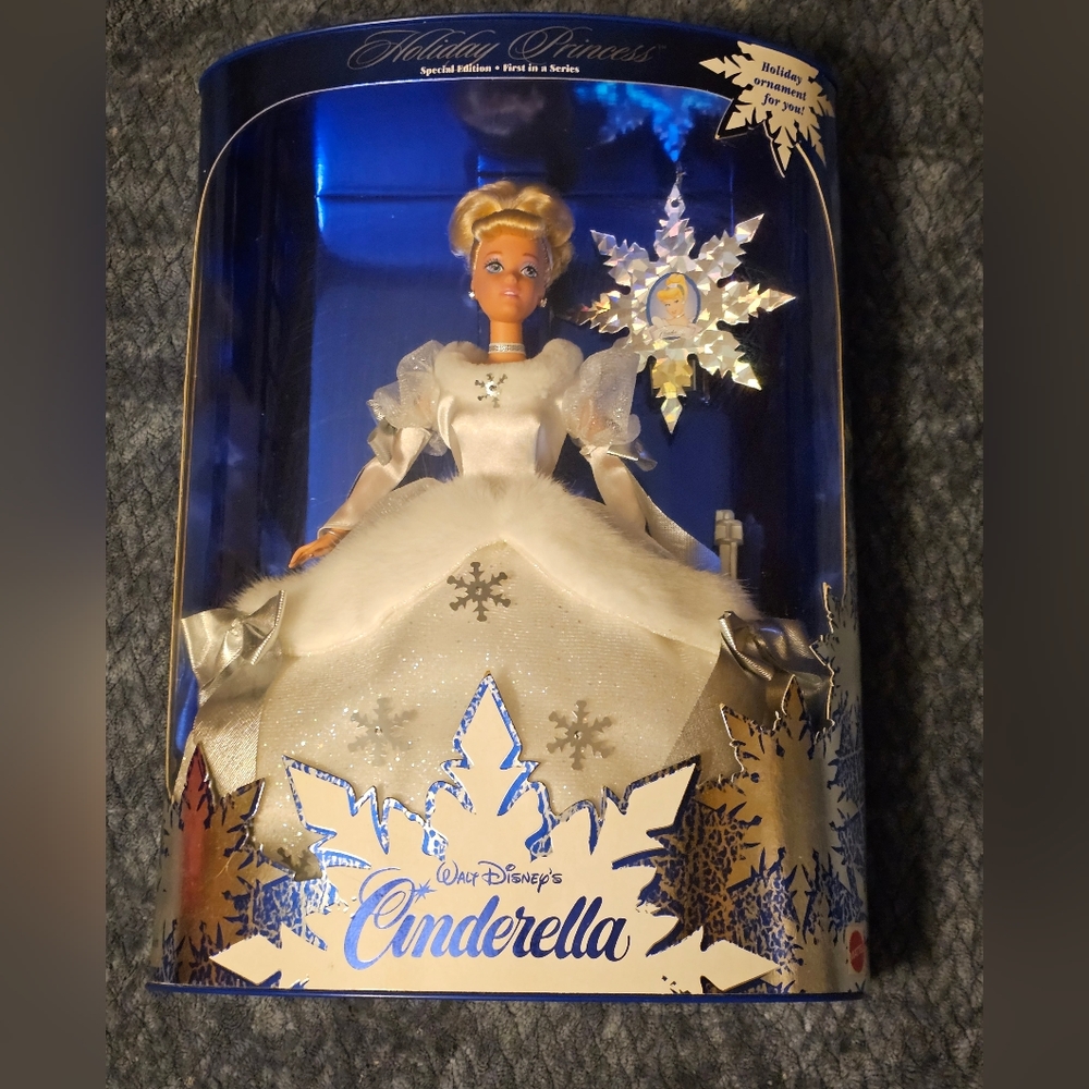 Holiday Princess Walt Disney's Cinderella Mattel